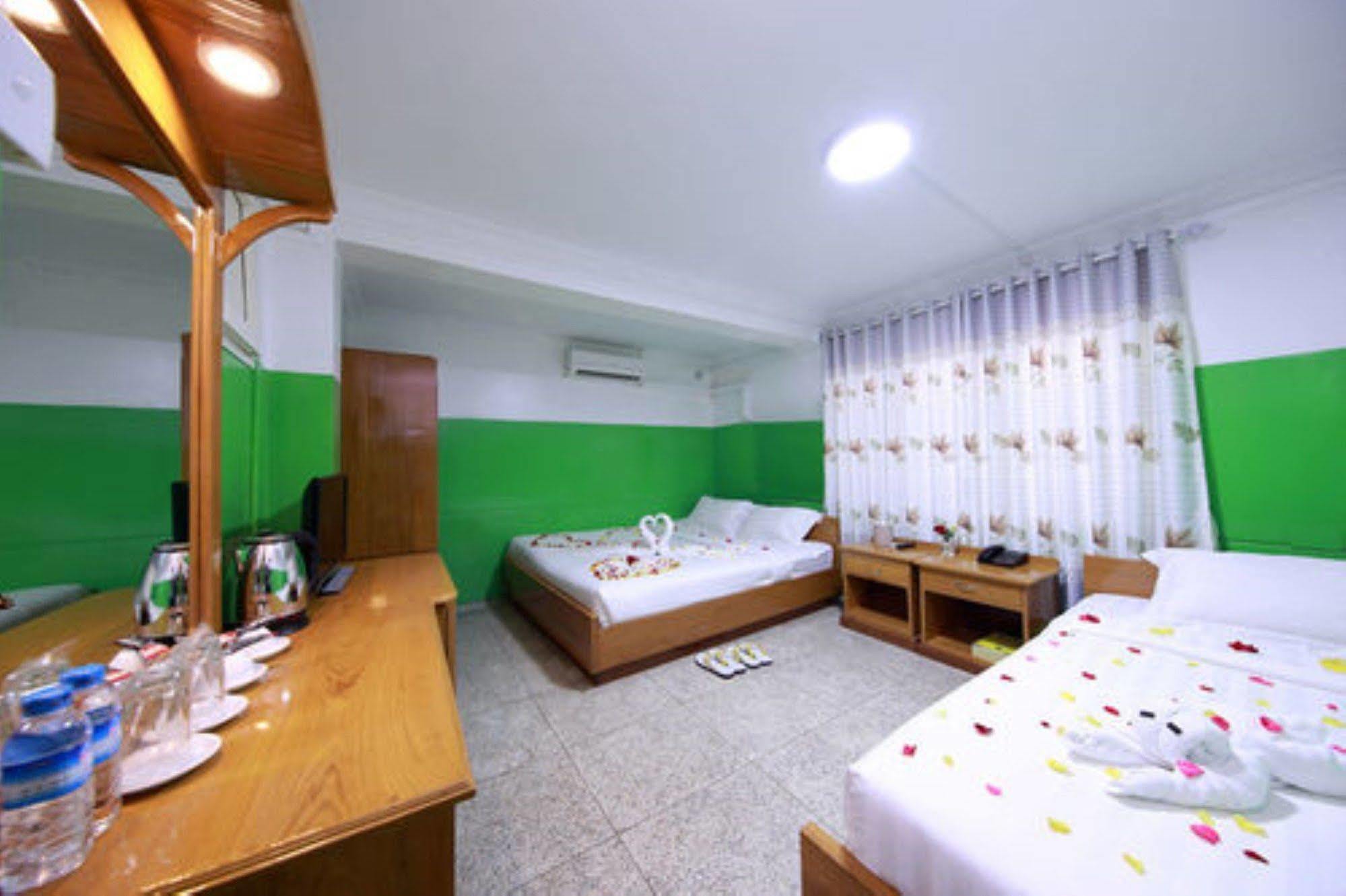 Hotel Venus Mandalay Exteriör bild