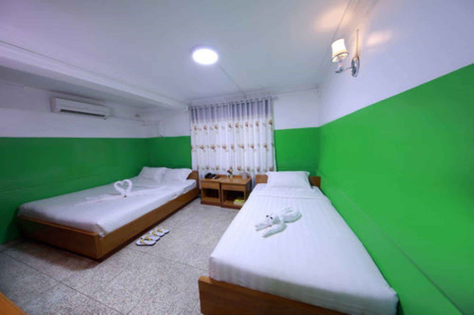 Hotel Venus Mandalay Exteriör bild